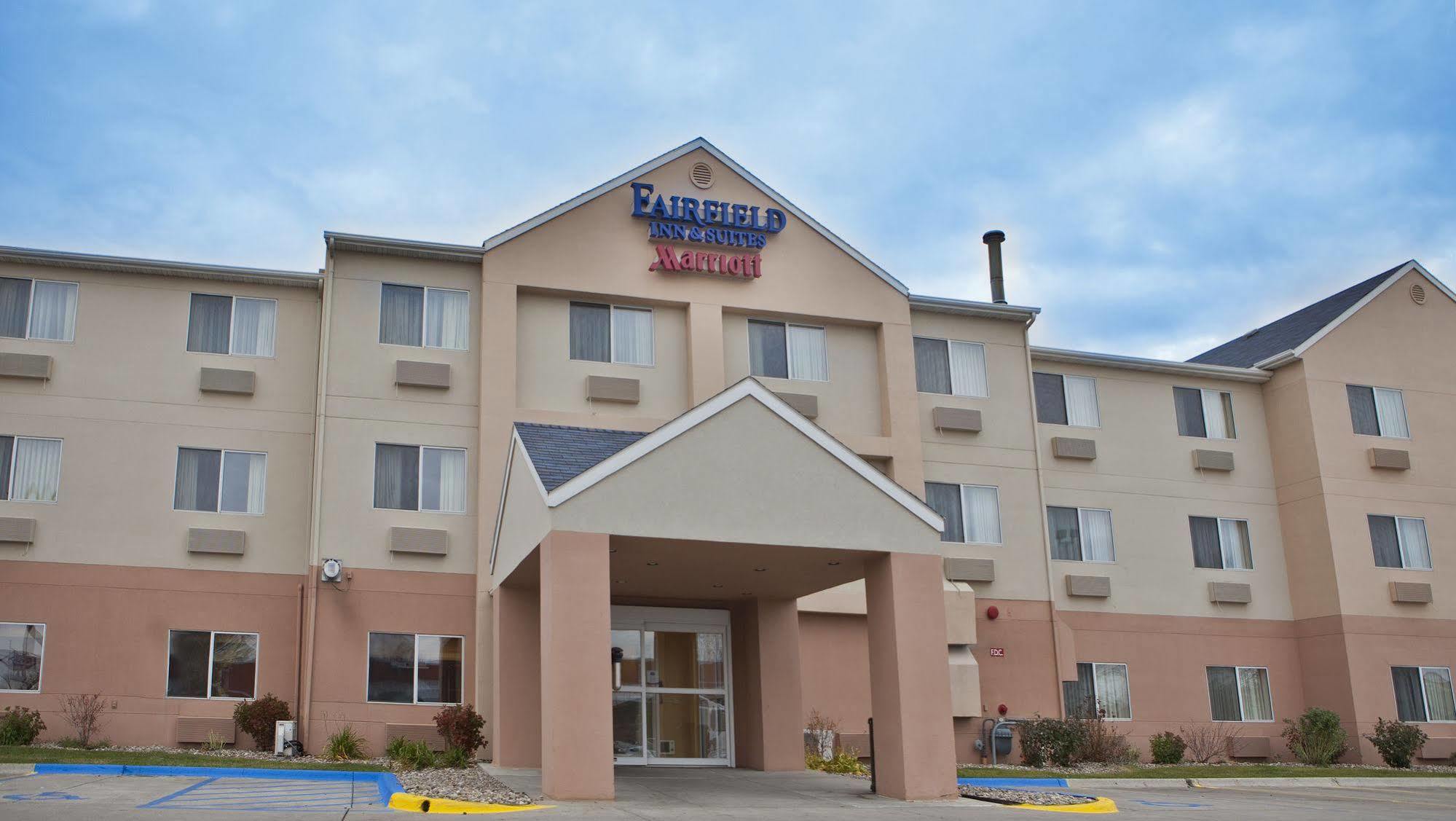 Fairfield Inn & Suites Bismarck South Exterior photo